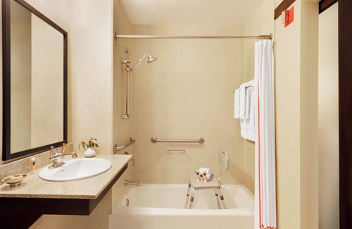 Old Town Triangle Hotel | Hotel Lincoln