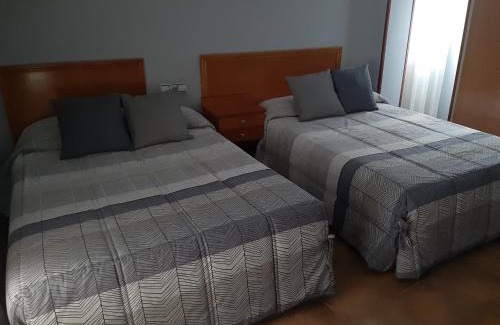 San Martin de la Vega Hotel | Hotel Los Leones, el más cercano a Warner