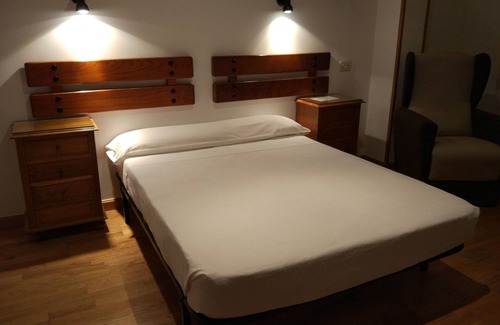 Puebla de Sanabria Hotel | Hotel Los Perales