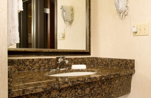 Merriam Hotel | Hotel Lotus Kansas City Merriam