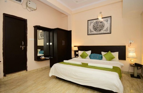 Misrikh Hotel | Hotel Madhava Naimisharanya