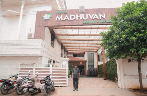 Vijayapura Hotel | Hotel Madhuvan International
