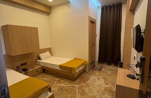 Dindori Hotel | Hotel Manoranjan Enclave