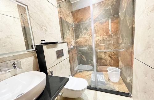 Kakarmatha Hotel | Hotel Mantavya - Varanasi near Temple