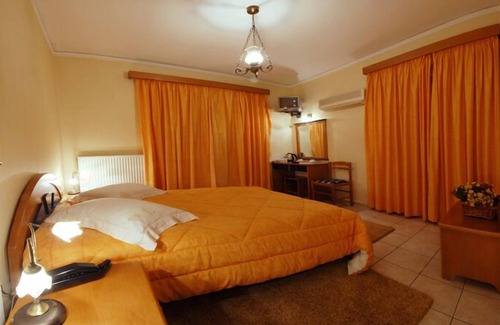 Pyrgos Hotel | Hotel Marily