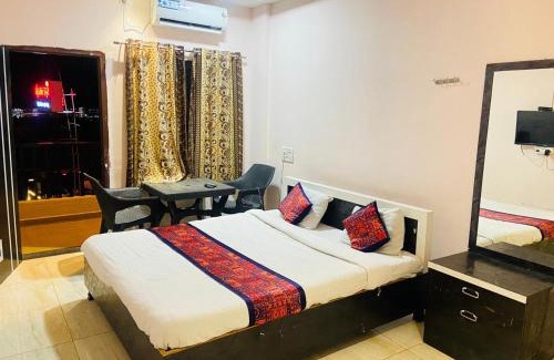 Jejuri Hotel | Hotel Meghmalhar Lodging