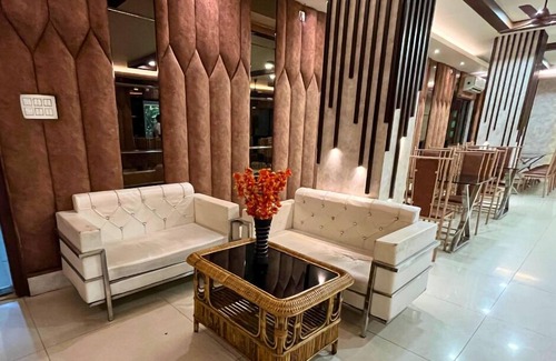 Uttar Kalamati Hotel | Hotel Meghnath Palace