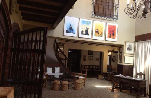 Mota del Cuervo Hotel | Hotel Mesón de Don Quijote