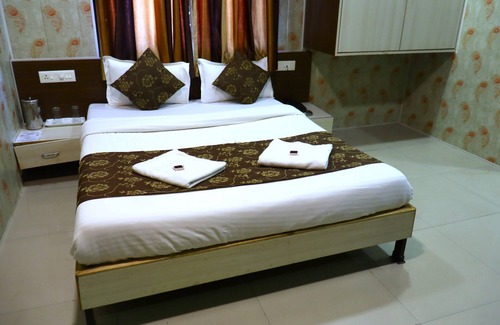 Trimbak Hotel | Hotel Midtown Inn