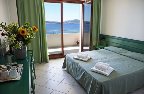 La Maddalena Hotel | Hotel Miralonga