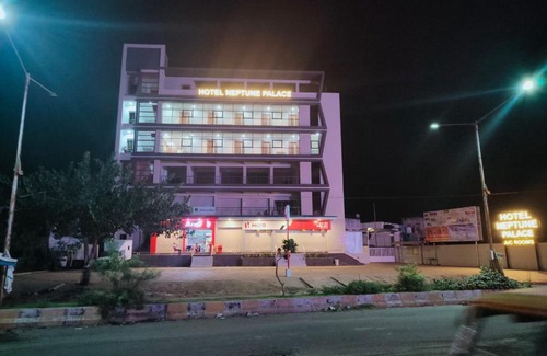 Vallabh Vidhyanagar Hotel | Hotel Neptune Palace