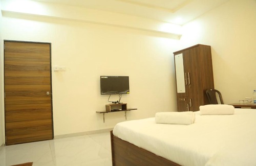 Satara Hotel | Hotel New Rudraksha