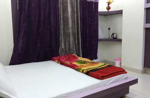 Ashta Hotel | Hotel Nikunj