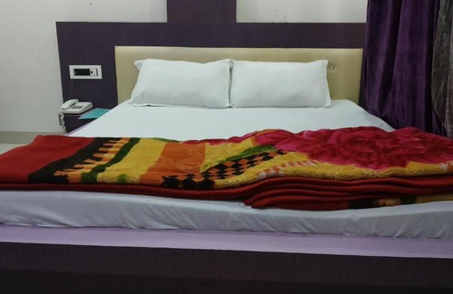 Ashta Hotel | Hotel Nikunj