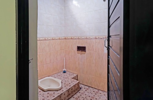 South Ogan Komering Ulu Hotel | Hotel O Arfan HouseNearDanau Ranau