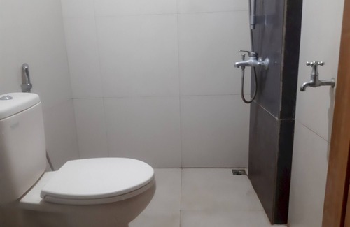 Pandaan Hotel | Hotel O Bidara Guest House Syariah