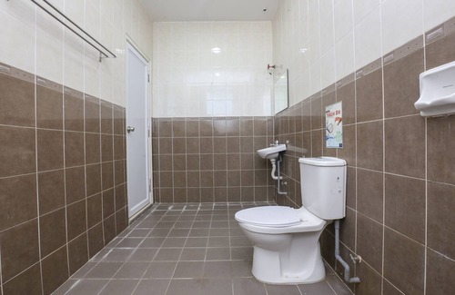 Kampung Merbau Patah Hotel | Hotel O Come Inn Premium