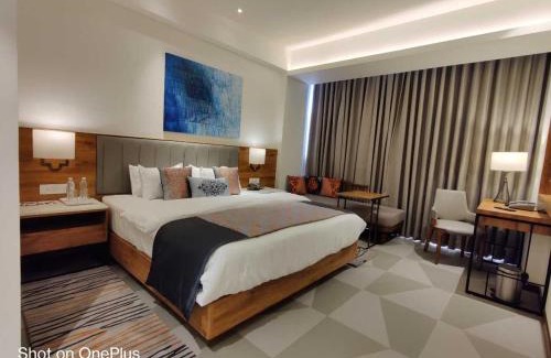 Kamrej Hotel | Hotel O Dastan Formerly Vistara