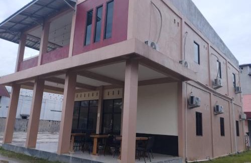 Marabahan Hotel | Hotel O Fanilly Guest House MarabahanNearJembatan Rumpiang