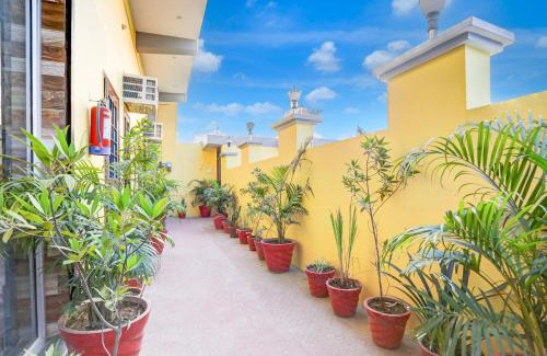 Moradabad Hotel | Hotel O Glory green farms and guest house