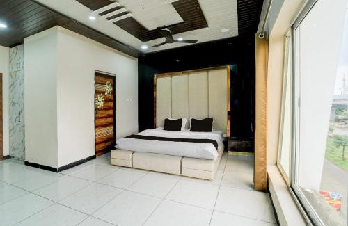 Dewas Hotel | Hotel O Golden wings