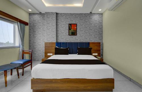 Panch Mahals District Hotel | Hotel O Grand Ekta