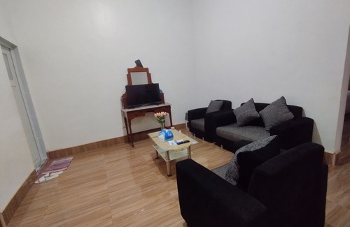 Kecamatan JONGGAT Hotel | Hotel O Homestay Bonjeruk Near Restoran Pawon 21 Bonjeruk