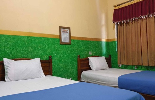 Probolinggo Hotel | Hotel O Houstel Darma Syariah