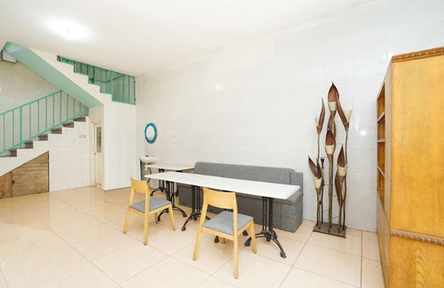 Mojokerto House | Hotel O Mojokerto Guesthouse