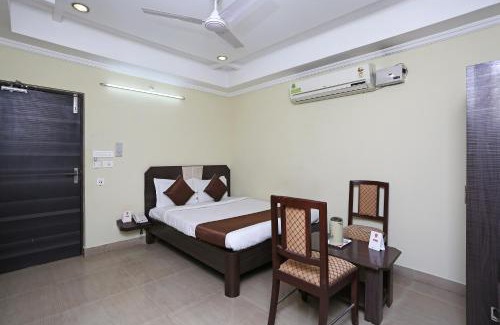 Ameerpet Hotel | Hotel O Saraswathi Residency Near SR Nagar Metro Station