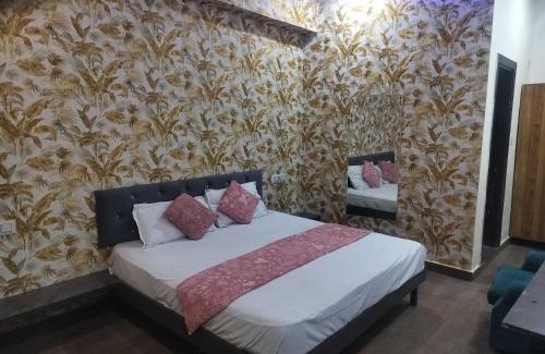 Meerut Hotel | Hotel O Shubkamna