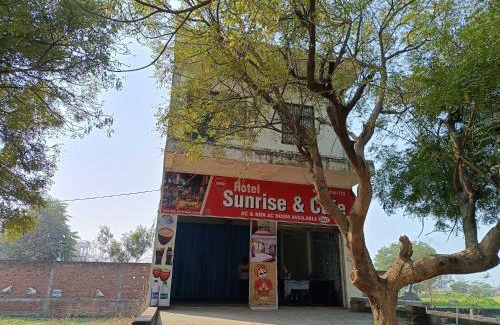 Etawah Hotel | Hotel O The Hotel Sunrise @ Cafe