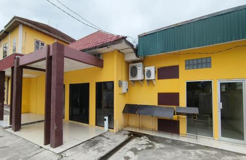 Kalimantan Hotel | Hotel O Wisma Flamboyan NearTaman Makam Pahlawan