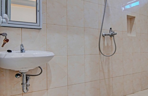 Riau Province Hotel | Hotel O Wisma Pangestu SyariahNearTamanselera