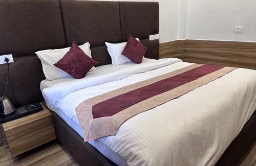 Gorakhpur Hotel | Hotel Obsidian Red