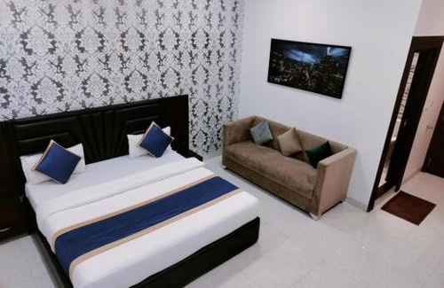 Betul Hotel | HOTEL OM, Betul