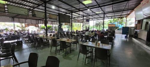 Talegaon Dabhade Hotel | Hotel Om Inn - Talegaon Dabhade