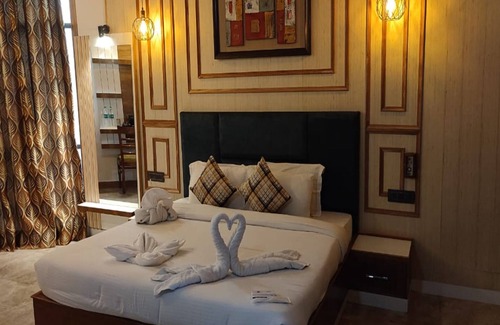 Dehradun Hotel | Hotel Padmini Palace