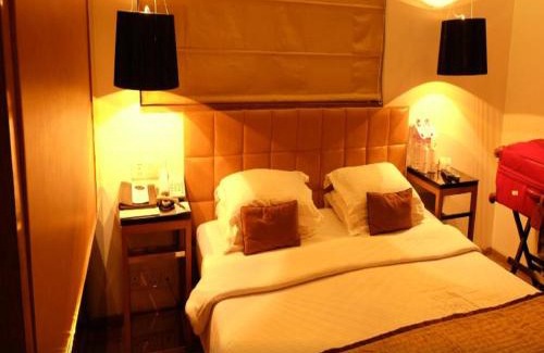 Connaught Place Hotel | Hotel Palace Heights