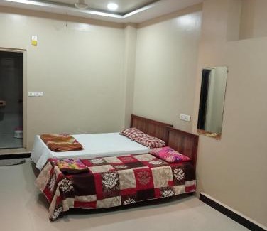 Pandharpur Hotel | Hotel parbramha