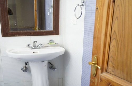 Kotkhai Hotel | Hotel Parv