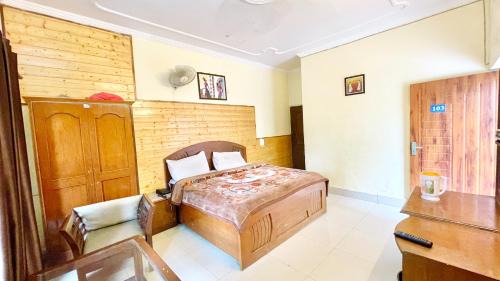 The Mall Road Hotel | HOTEL PREMIUM U P Near Mall Road - Restaurant And Private Parking Facilities - Hygiene & Luxuary Room - A Top Rated Premium Hotel In Mussooire