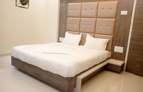 Osmanabad Hotel | Hotel Pushpak Park