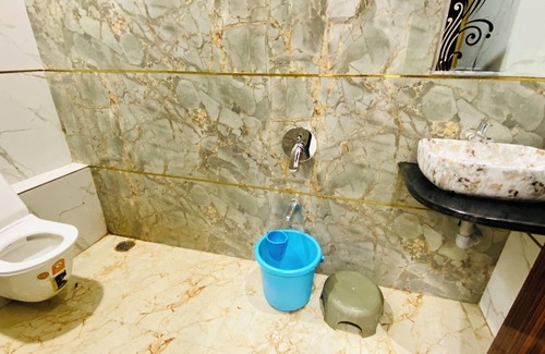 Omkareshwar Hotel | Hotel Radhe Shree