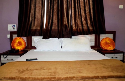 Maheshwar Hotel | Hotel Raj Palace