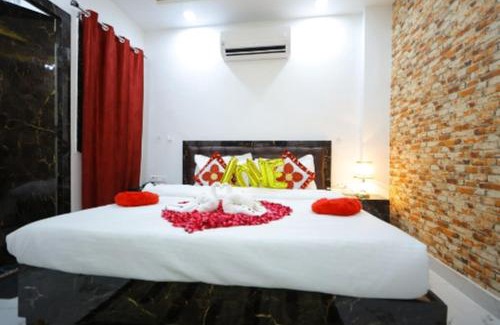 Bareilly Hotel | Hotel Rajani Best Hotel In Bareilly AC OR NON AC Room