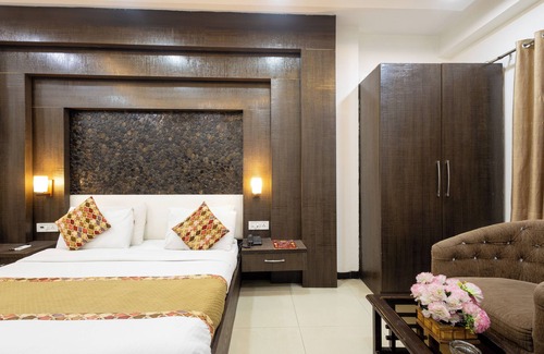 Karol Bagh Hotel | Hotel Red Castle 4 Star