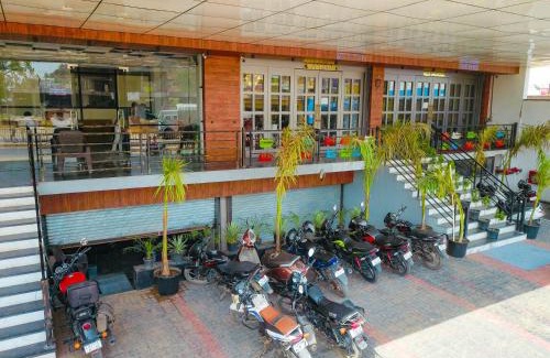 Dhaulpur Hotel | Hotel Red Stone