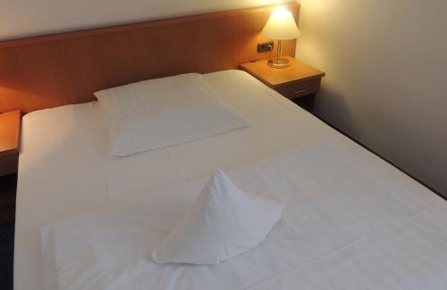 Osterode am Harz Hotel | Hotel-Restaurant zum Roeddenberg