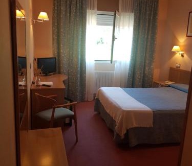 Medina De Pomar Hotel | Hotel Restaurante La Alhama